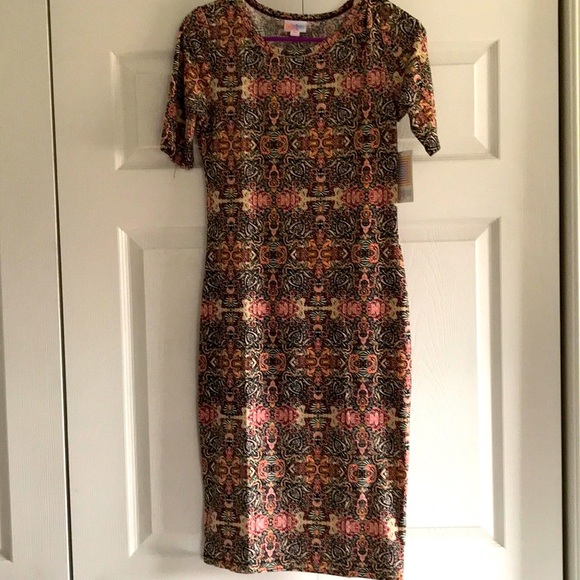 LuLaRoe Dresses & Skirts - Brand New Gorgeous Print Julia❤️❤️❤️